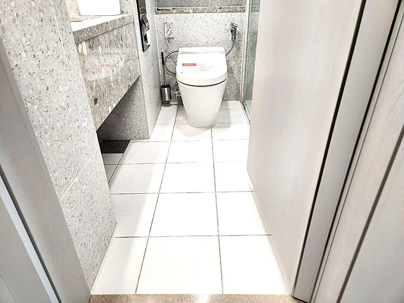 Incheon Airport, Songdo, Cheongra, Inha Univ Hospital Aparthotel