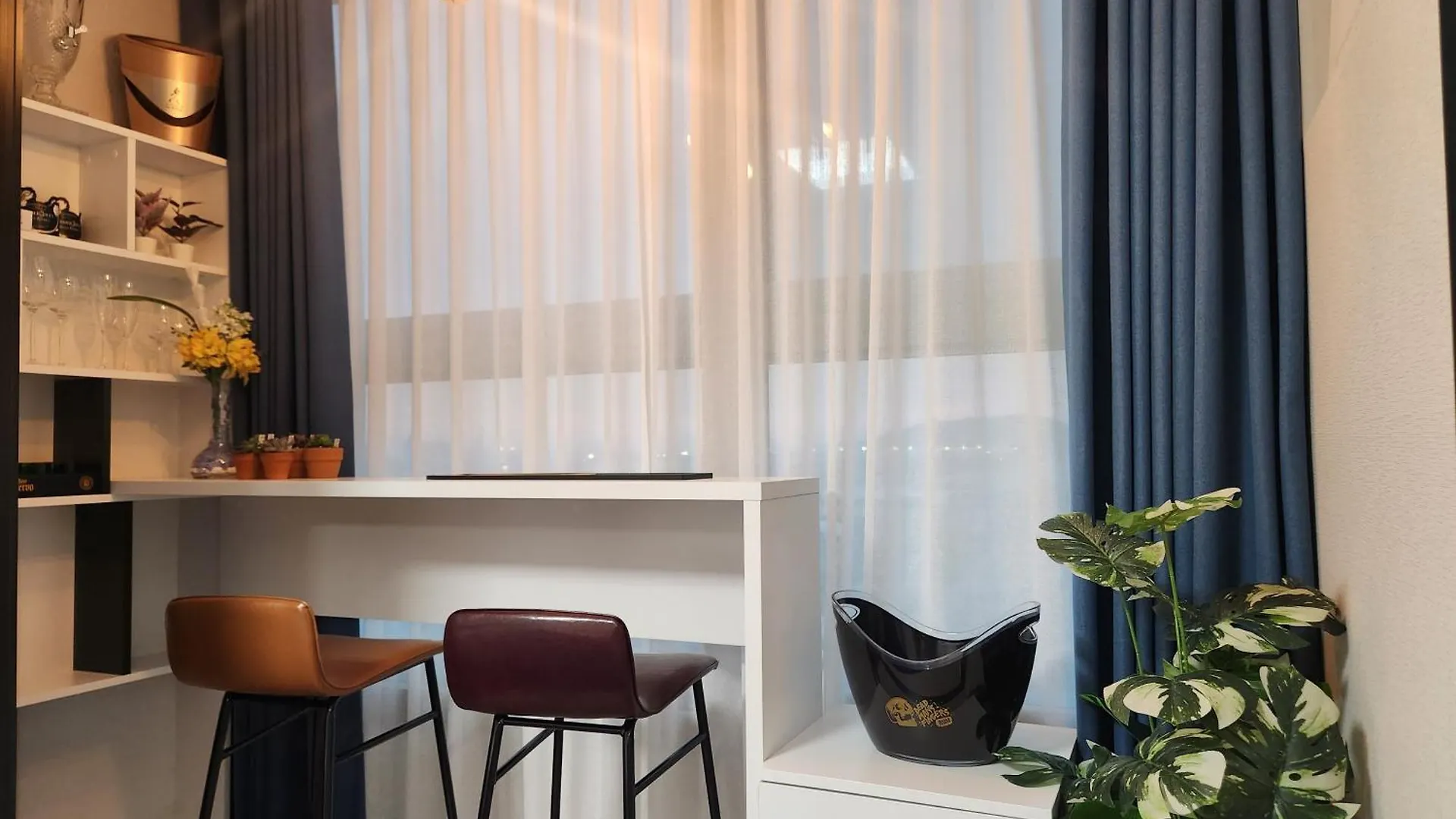 Incheon Airport, Songdo, Cheongra, Inha Univ Hospital Aparthotel